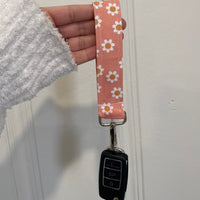 Coral Daisies Keychain Set